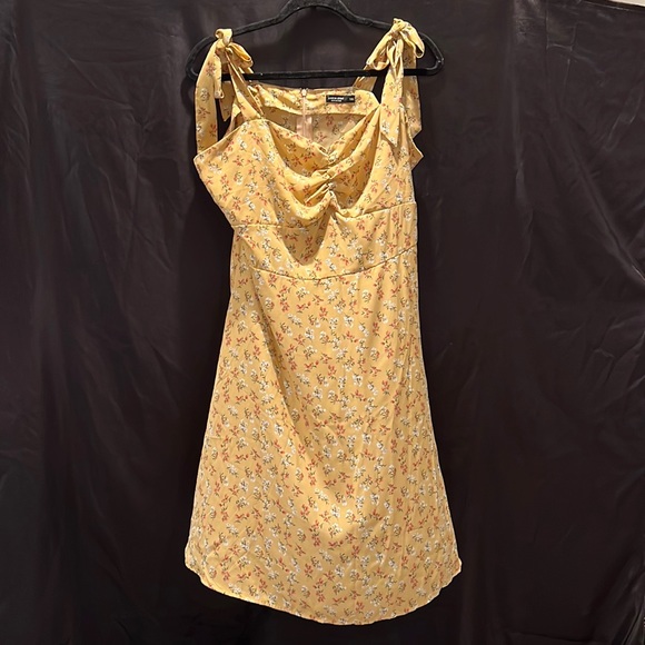 Tie shoulder dress - Picture 1 of 3